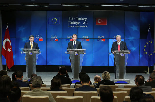 Davutoğlu, Juncerk ve Tusk ile basın toplantısı düzenliyor