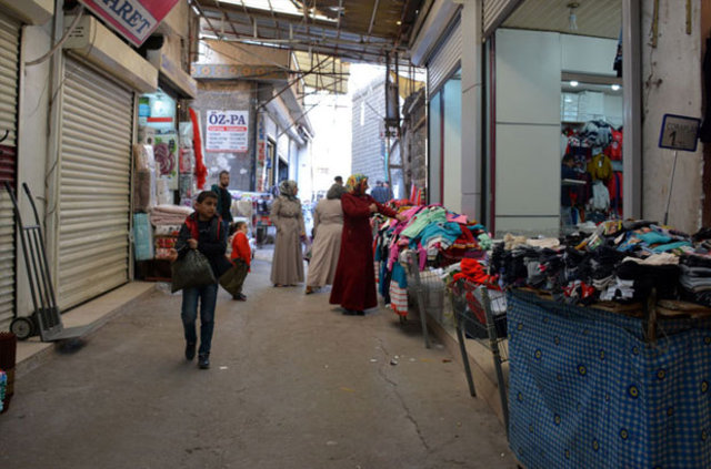Diyarbakır Sur esnafı, vatandaşları alışverişe çağırdı