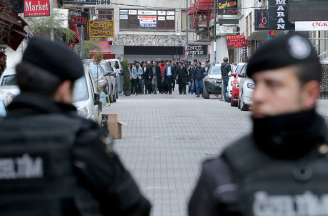 Nevruz gerginliği; Türkiye'nin birçok şehrinde çıkan olaylara polis müdahale etti
