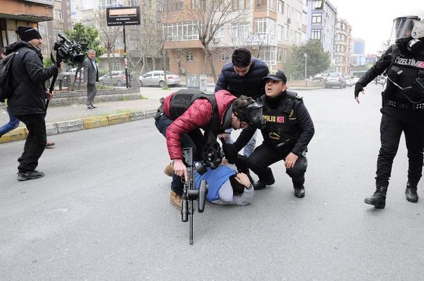 Bakırköy'de Nevruz etkinliği yapmak isteyenlere polis müdahalesi