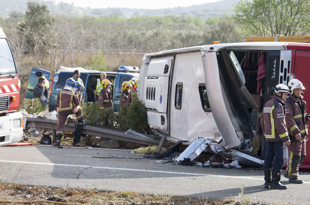İtalya'daki otobüs kazasında 13 öğrenci öldü
