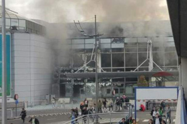 Brüksel'de 3 patlama
