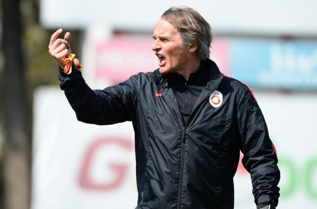 Galatasaray Yönetimi yeni sezona devrim gibi kararlar alamaya hazırlanıyor
