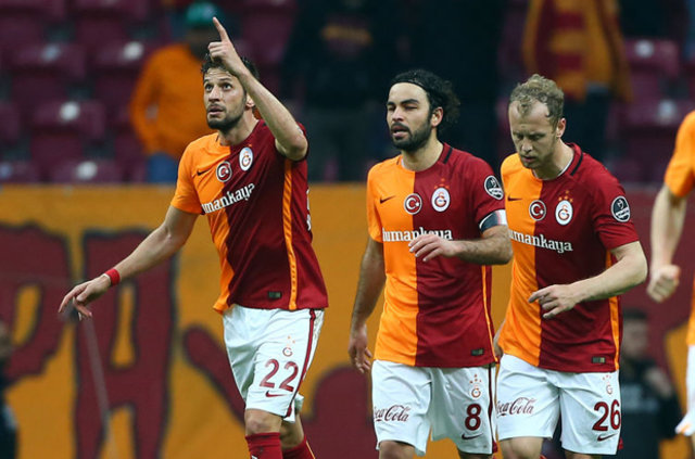 Galatasaray Yönetimi yeni sezona devrim gibi kararlar alamaya hazırlanıyor