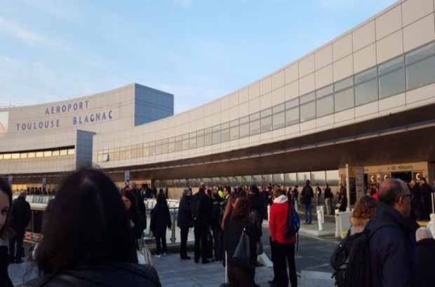 Fransa´da Toulouse Havalimanı güvenlik nedeniyle boşaltıldı