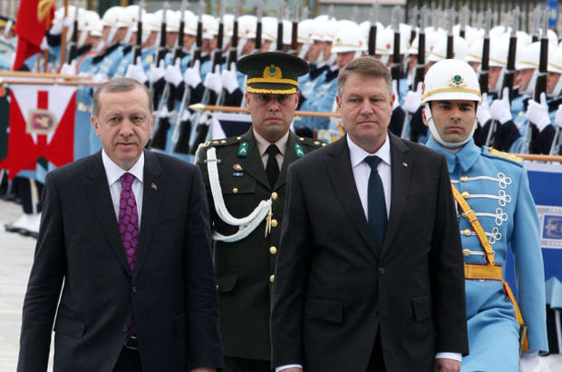 Cumhurbaşkanı Erdoğan, Romanya Cumhurbaşkanı Klaus İohannis'i resmi törenle karşıladı