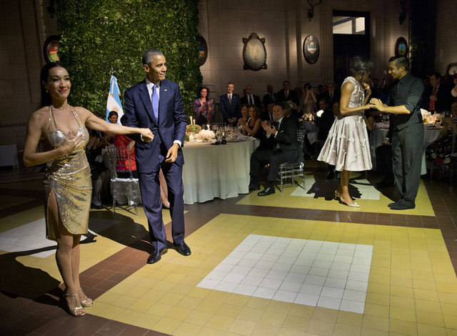 ABD başkanı Barack Obama tango dansındaki yeteneğini sergiledi