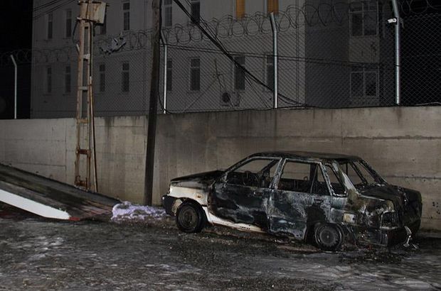 Hatay'da Suriye plakalı şüpheli araç patlatıldı