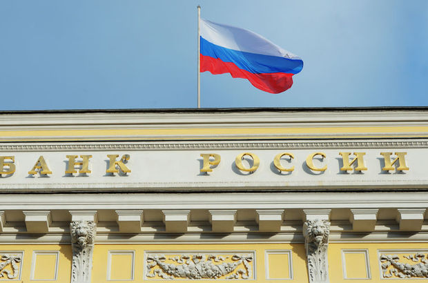Rusya iki bankanın lisanslarını iptal etti