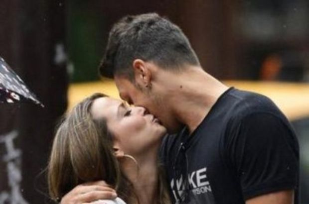 Mesut Özil ile sevgilisi Mandy Grace Capristo ayrıldı