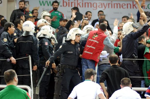 Pınar Karşıyaka'ya 2 maç seyircisiz oynama cezası