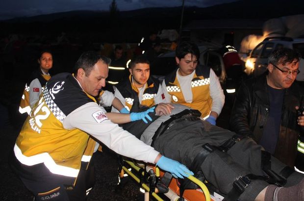 Manisa'daki trafik kazasında 5 kişi hayatını kaybetti