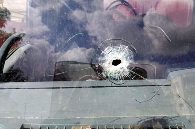 Mardin'de Nusaybin'de itfaiye araçları çatışma bölgesinde mahsur kaldı