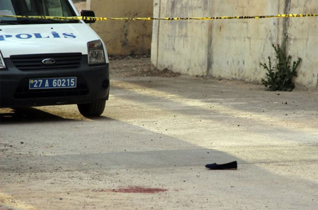 Gaziantep'te bir kadın kocasının gözleri önünde başından vuruldu