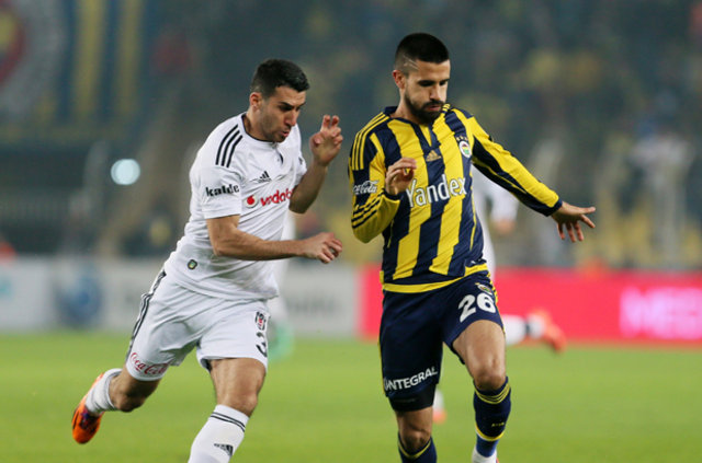 Son dönemde sahadaki performansıyla Beşiktaş’ın en etkili isimleri arasında yer alan İsmail Köybaşı, transfer görüşmelerinde de yüksek uçtu, yıllık 2