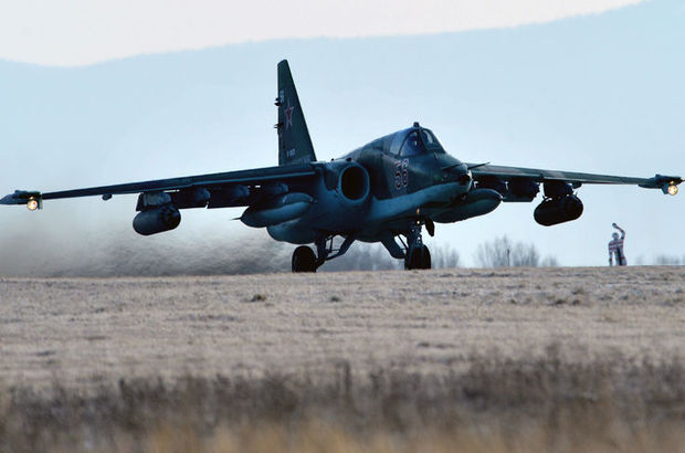 Rusya’ya ait Su-25 savaş uçağı düştü