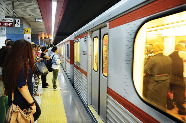 Ankara metrosunda polis müdahalesi Ankara metrosunda polis müdahalesi