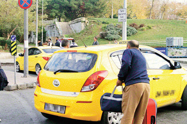 İstanbul'a gelen turistler taksicilerden şikayetçi