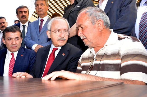 CHP lideri Kemal Kılıçdaroğlu şehit Murat Erdi Eker'in ailesini ziyaret etti