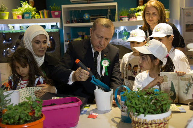 Erdoğan ailesi çocuklarla