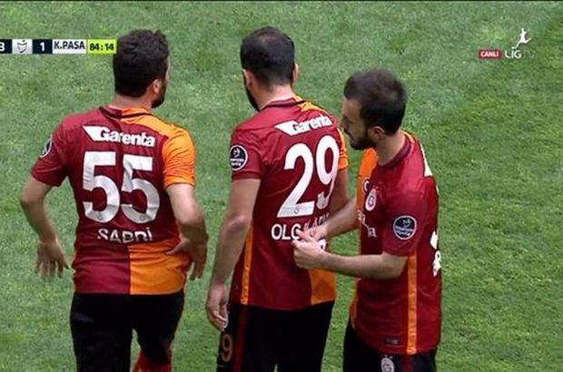 Sabri Sarıoğlu kaptanlık pazubandını kabul etmedi