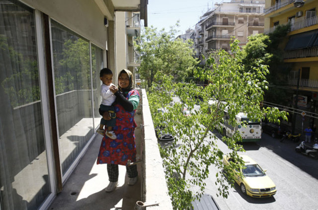 Atina'da mülteciler oteli işgal etti