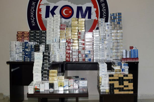 İzmir'de kaçak sigara operasyonunda 4 gözaltı