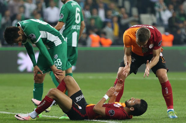 Lukas Podolski'den Yasin Öztekin'e sert tepki