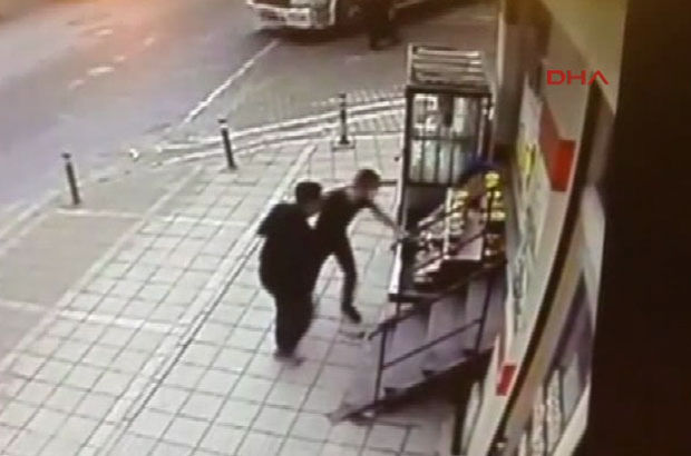 Esenyurt'ta market sahibine silahlı saldırı