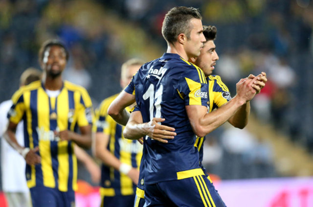 Sezon sonunda Fenerbahçe'den ayrılacak ve kalacak futbolcular