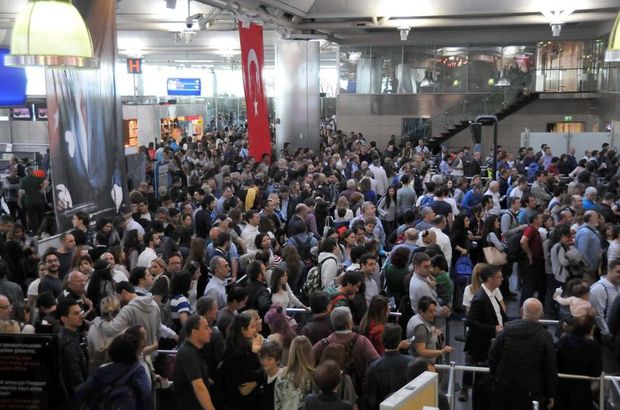 Atatürk Havalimanı'nda sistem arızası yaşandı