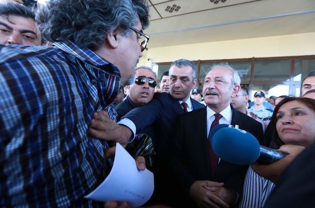 Kemal Kılıçdaroğlu'na şehit cenazesinde yumurta attılar