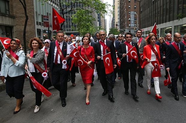 New York'ta Türk günü yürüyüşü gerçekleştirildi