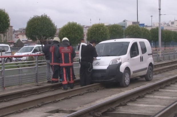 Merter tramvay hattında çalıntı otomobil alarmı