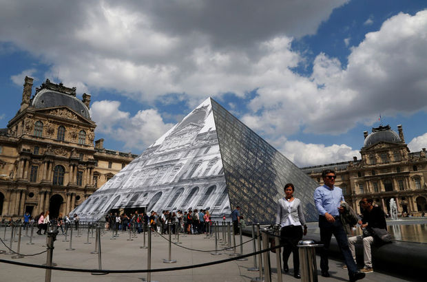 Louvre Da Seffaf Piramit Kultur Sanat Haberleri