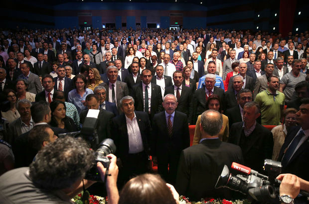 CHP lideri Kemal Kılıçdaroğlu muhtarlarla bir araya geldi: Birileri muhtarı ayağına çağırır