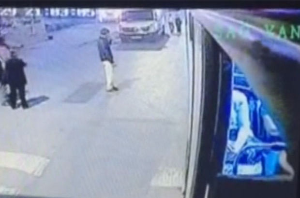 Ümraniye'de halk otobüsüne el yapımı bomba ile saldırı