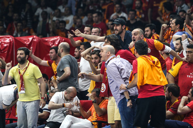 Olaylı Galatasaray Odeabank-Fenerbahçe maçı için ceza