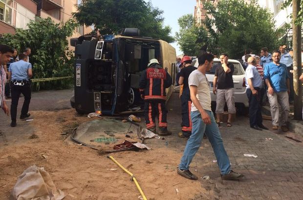 SON DAKİKA |Gültepe'de minibüs devrildi: 10 yaralı