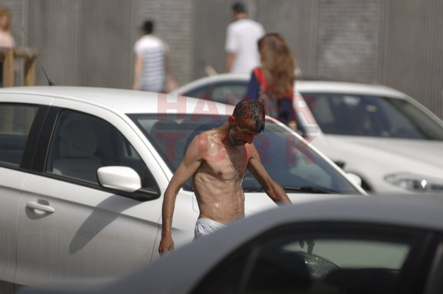 Mecidiyeköy'de yolu kesen çıplak vatandaş zor anlar yaşattı