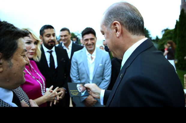 Seda Sayan'ın sevgilisi Erkan Çelik'ten Cumhurbaşkanı Erdoğan'a özel CD