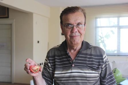 72 yaşındaki İhsan Akdemir: Sebzelerin hangisi hormonlu hangisi hormonsuz bilmek mümkün değil.