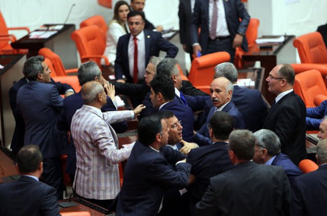 Meclis'te HDP ile AK Parti vekilleri arasında tartışma yaşandı