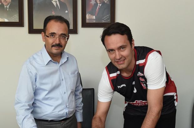 Muratbey Uşak Sportif'ten Mesut Ademoğlu'na yeni sözleşme