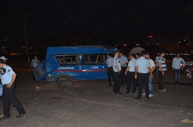 Şanlıurfa Siverek'te kaza: 5'i asker, 12 yaralı (VİDEO)