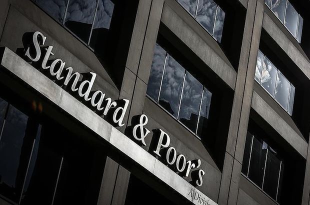 Standard & Poor’s İngiltere'nin kredi notunu düşürdü