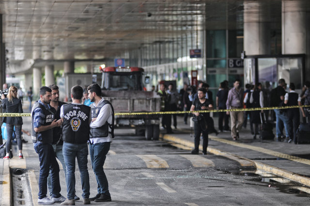 İşte Atatürk Havalimanı'nda patlama sonrası son durum