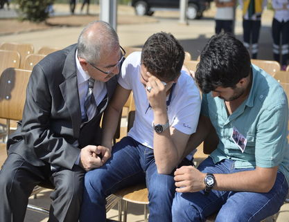  Vali Mustafa Yaman şehit yakınlarını teselli etmeye çalıştı