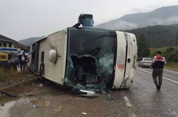 Kastamonu'da yolcu otobüsü devrildi: 28 yaralı