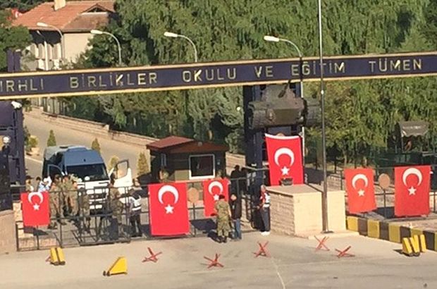 'Kalkışma' iddiası üzerine Etimesgut'taki Zırhlı Birlikler'in kapıları tutuldu